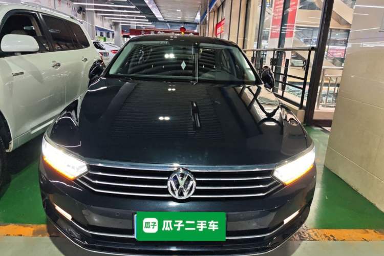 Used Volkswagen Magotan 2019 330TSI DSG Leading Edition China V Standard

