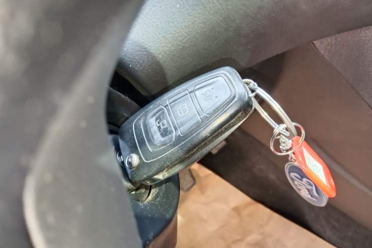 Used Ford Focus 2012 Sedan 1.6L Manual Fashion Edition
