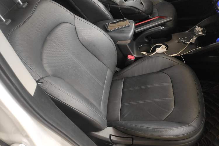 Used Hyundai ix35 2013 2.0L Automatic Two-Wheel Drive Smart GLS China IV Standard
