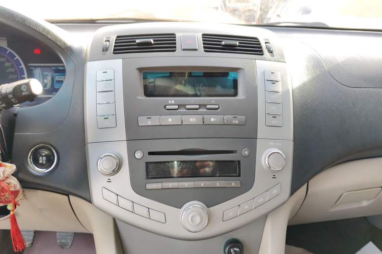 Used BYD S6 2013 Platinum Edition 2.0L Manual Luxury Model
