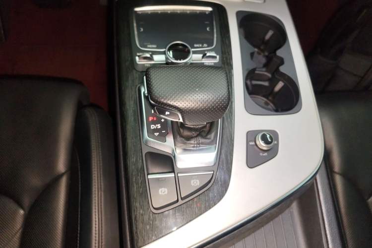 Used Audi Q7 2016 45 TFSI Technology Edition
