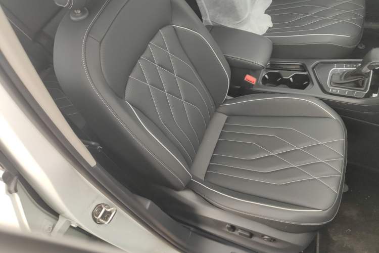 Used Volkswagen Tiguan L 2024 300TSI Automatic Two-Wheel Drive Smart Edition