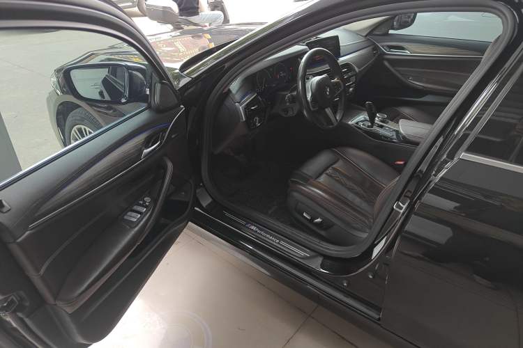 Used BMW 5 Series 2019 530Li Luxury Edition Premium Package
