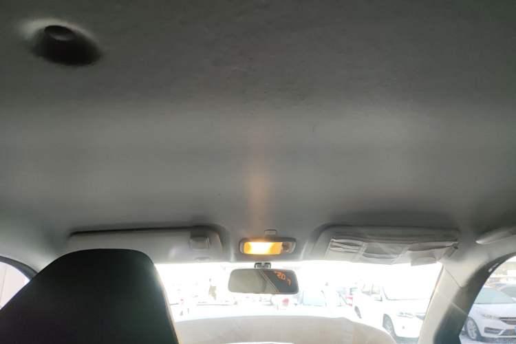 Used Chery QQ Ice Cream 2022 170km Sundae Phosphate Lithium-Ion
