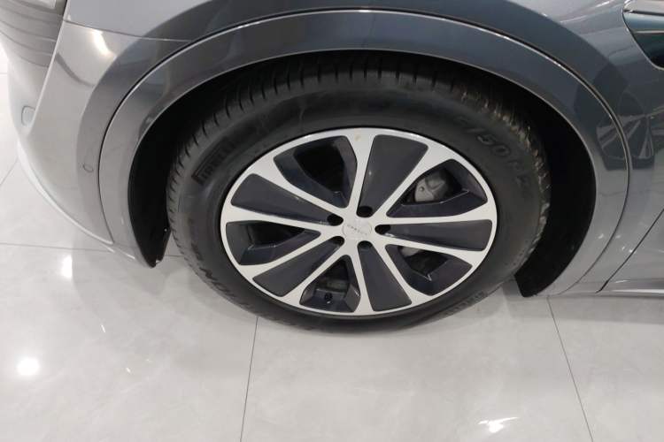 Used Hima Luxeed R7 2024 All-Electric 667 km Max
