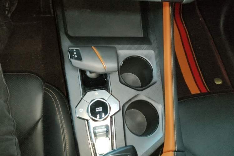 Used Changan UNI-V 2022 1.5T Prestige Version
