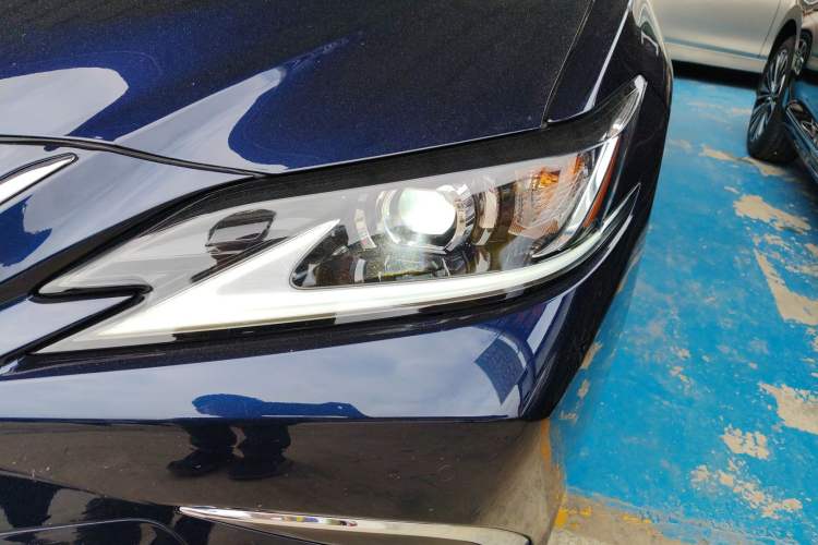 Used Lexus ES 2022 300h Excellence Edition
