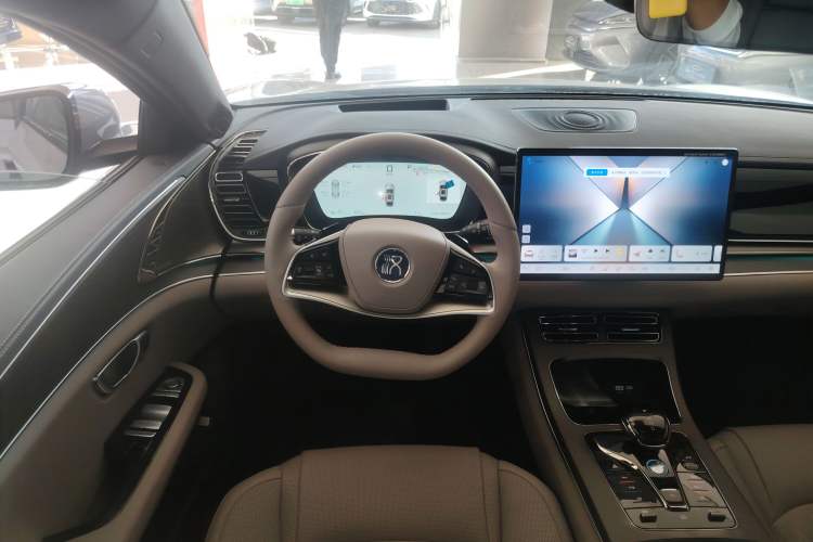 Used BYD Han 2025 EV with 701 km of Laser Radar-Enabled Intelligent Driving