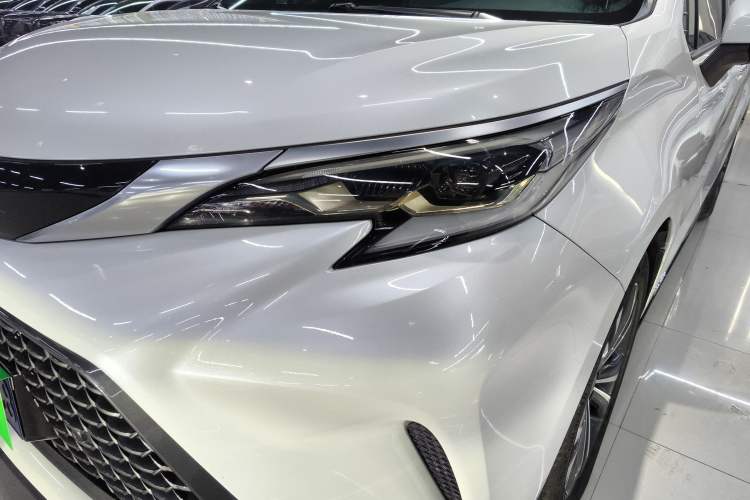 Used Toyota Granvia 2022 2.5L Hybrid Prestige Edition