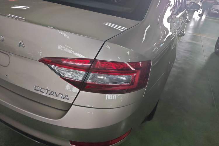 Used Skoda Octavia 2019 1.5L Automatic SmartDrive Comfort Edition China VI Standard
