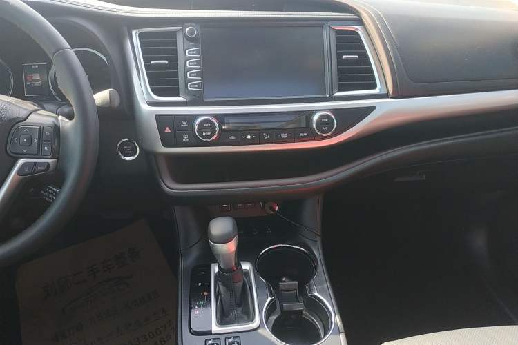 Used Toyota Highlander 2018 2.0T Four-Wheel Drive Luxury Version 7 Seats China VI Standard
