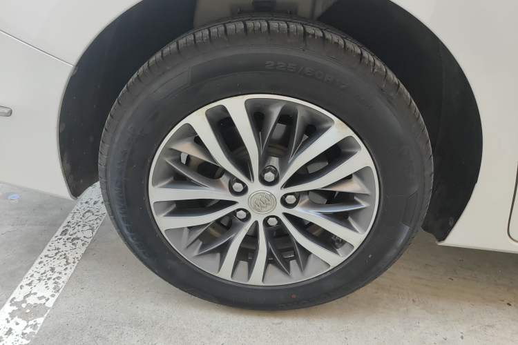 Used Buick GL8 2017 ES 28T Luxury Model China V Standard
