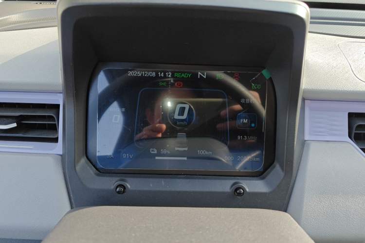 Used Chery QQ Ice Cream 2022 170km Sundae Phosphate Lithium-Ion