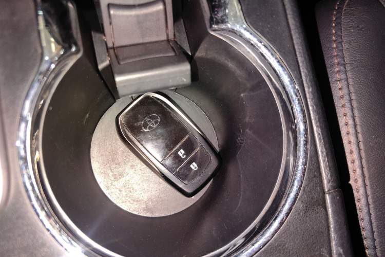 Used Toyota Highlander 2017 2.0T Four-Wheel Drive Luxury Edition 7 Seats