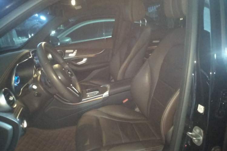 Used Mercedes-Benz GLC 2020 Facelift GLC 300 L 4MATIC Dynamic Edition