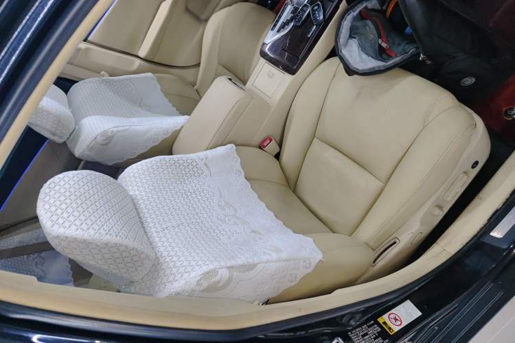 Used Toyota Camry 2015 Dual-Engine 2.5 HG Luxury Navigation Edition
