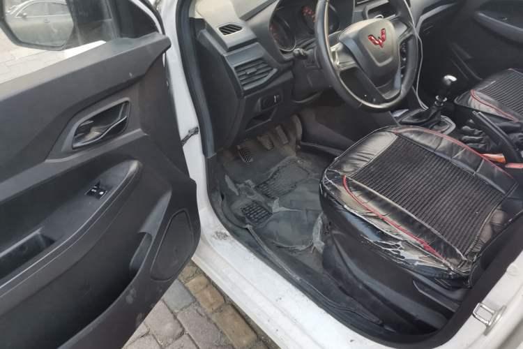 Used Wuling Hongguang 2021 1.5L S Base Version LAR