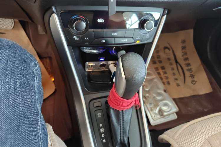 Used Suzuki S-Cross 2014 1.6L CVT Two-Wheel Drive Elite Version
