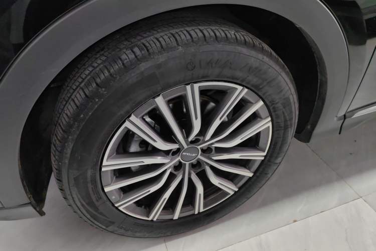 Used JETOUR X70 PLUS 2023 1.6T DCT Stronger 5-Seater
