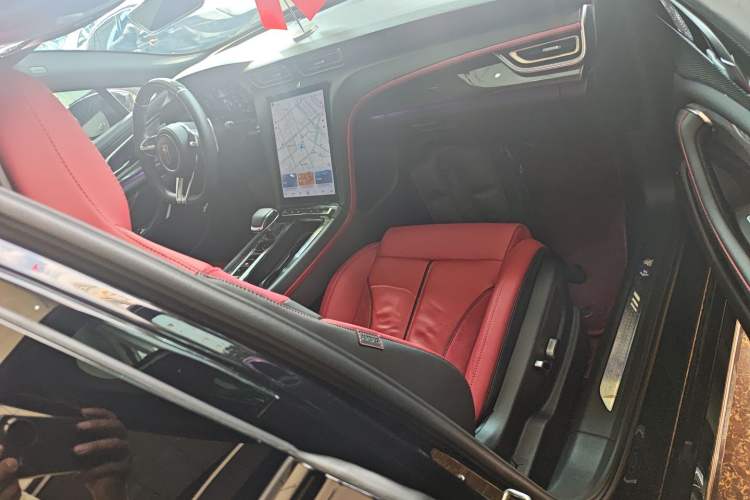 Used Hongqi H6 2023 2.0T ZhiShang Version
