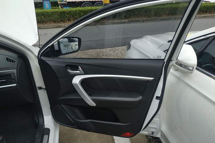 Used Geely Auto Emgrand 2017 Sedan Million Edition 1.5L CVT Upward Version
