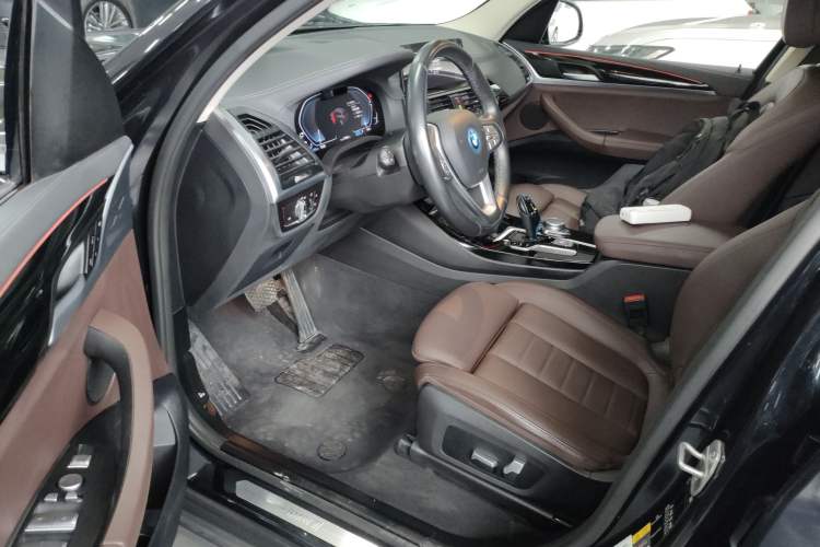 Used BMW iX3 2021 Updated Leading Edition
