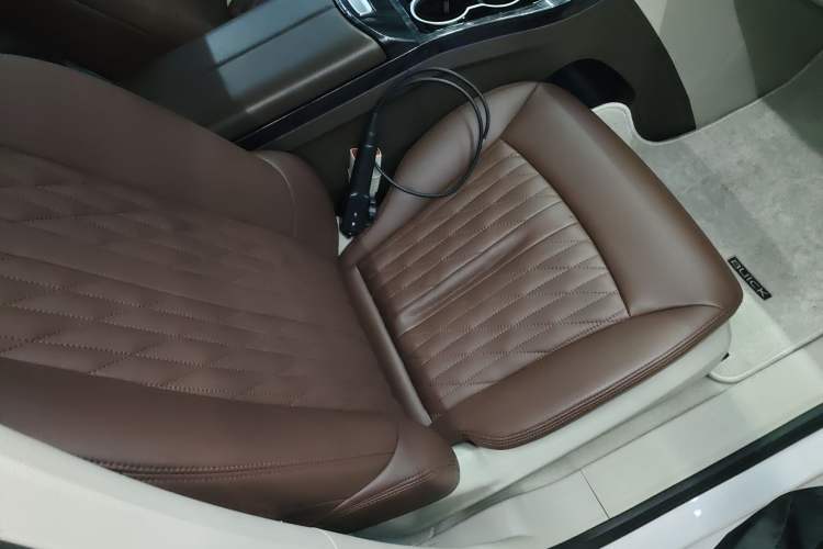 Used Buick GL8 2023 Land Executive Class Smart Enjoyment Model
