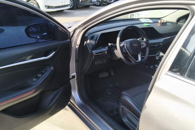 Used Changan Eado 2020 PLUS Blue Whale NE 1.4T GDI DCT Prestige Model
