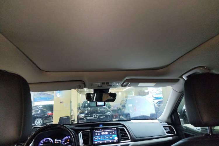 Used Toyota Highlander 2018 2.0T Four-Wheel Drive Luxury Version 7 Seats China VI Standard
