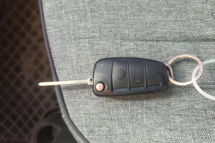 Used Chery QQ Ice Cream 2022 120km Conical Shape Lithium Iron Phosphate