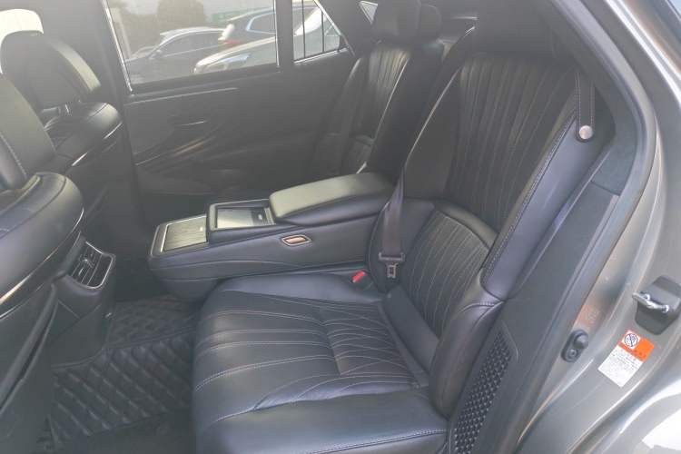 Used Lexus LS 2021 500h Executive Edition
