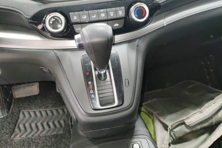 Used Honda CR-V 2016 2.0L two-wheel drive Urban Edition