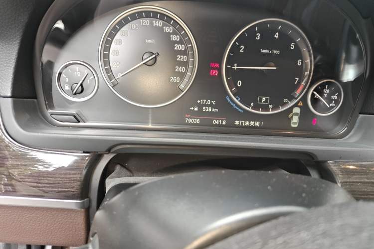 Used BMW 5 Series 2014 525Li Luxury Design Package
