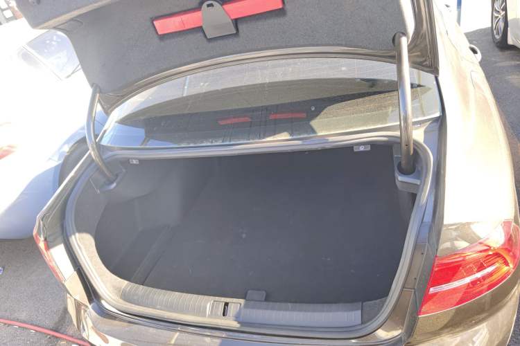 Used Volkswagen Magotan 2018 330TSI DSG Advanced Model
