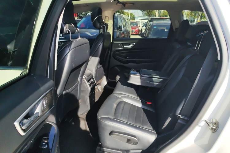 Used Ford Edge 2018 EcoBoost 245 Two-Wheel-Drive Titanium 7-Seater China V Standard
