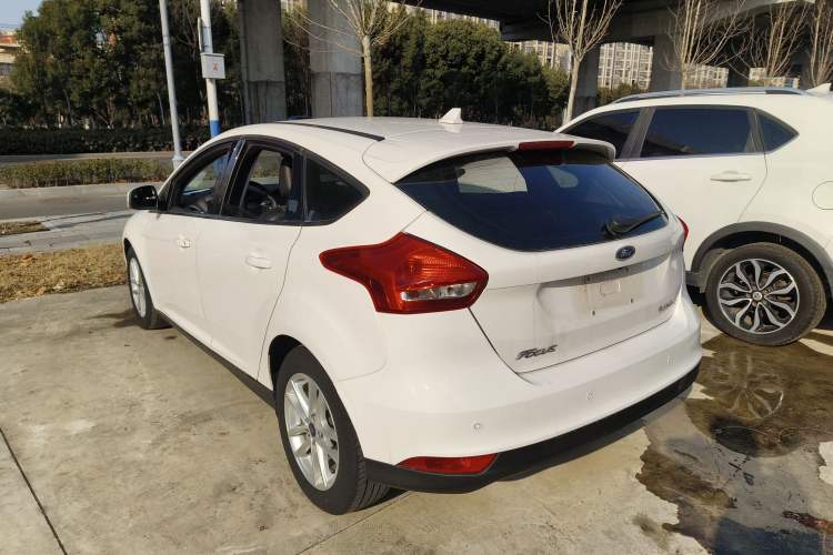 Used Ford Focus 2018 Hatchback Classic 1.6L Automatic Trendy SmartDrive Edition