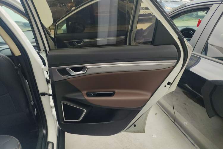 Used Geely Auto Emgrand GS 2018 Lingchao Edition 1.4T Automatic ZhenShang Smart Connectivity Model
