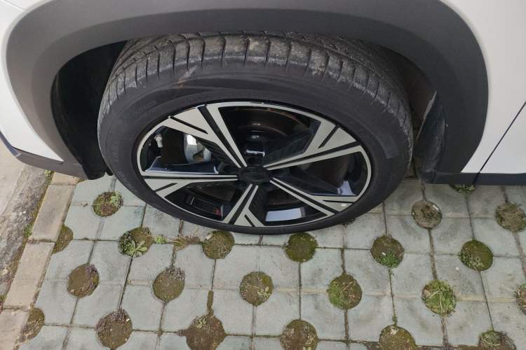 Used Geely Auto Emgrand X7 Sport 2023 Boyue COOL 1.5TD ZhiZun Edition
