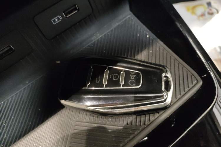 Used Geometry E Firefly 2024 301km Flowing Light
