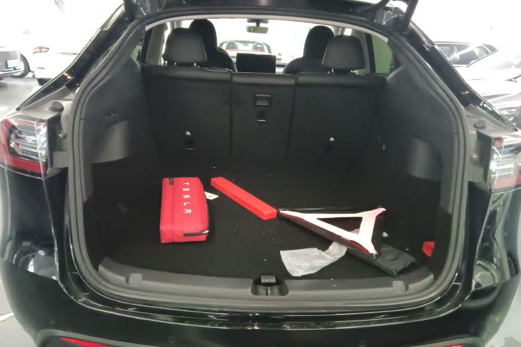 Used Tesla Model Y 2023 Rear-Wheel-Drive Version