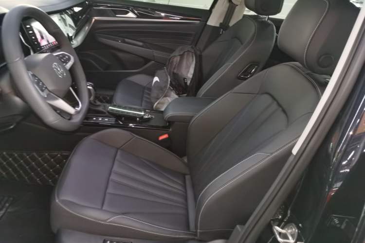 Used Volkswagen Passat 2025 Premium Version 380TSI Dragon Edition
