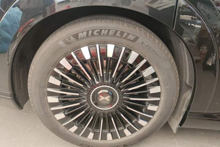 Used XPeng X9 2025 740 Ultra-Long Range Max
