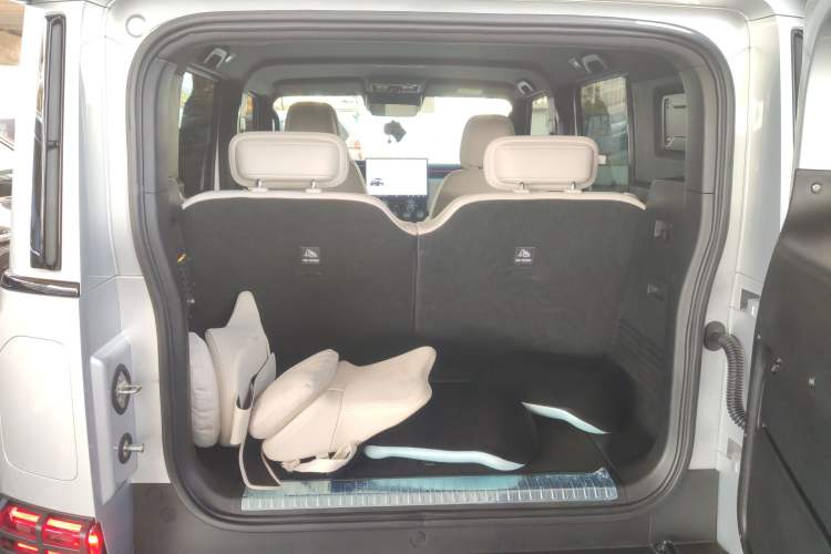 Used  V23 2025 401 Two-Wheel Drive Intelligent Driving Version