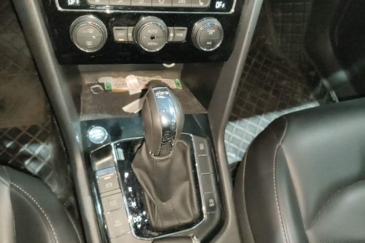 Used Volkswagen Tharu 2020 280TSI Two-Wheel Drive Luxury Plus Version China VI Standard
