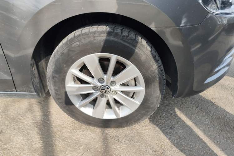 Used Volkswagen Jetta 2015 1.6L Manual Fashion Edition