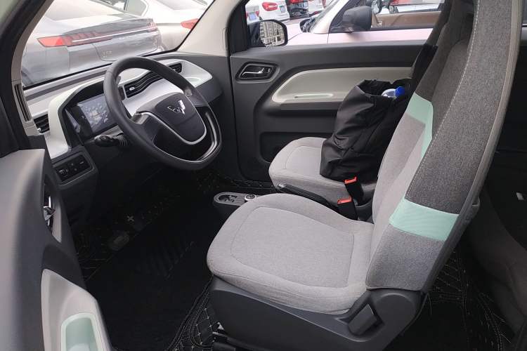 Used Wuling Hongguang MINIEV 2021 Macaron Premium Model – Lithium Iron Phosphate
