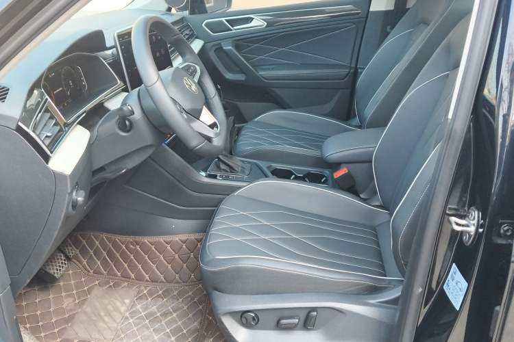 Used Volkswagen Tiguan L 2024 300TSI Automatic Two-Wheel Drive Smart Edition
