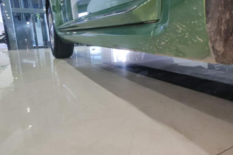 Used Volkswagen Beetle 2015 180TSI model
