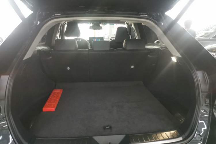 Used Toyota Harrier 2022 2.0L CVT Two-Wheel Drive Luxury Edition