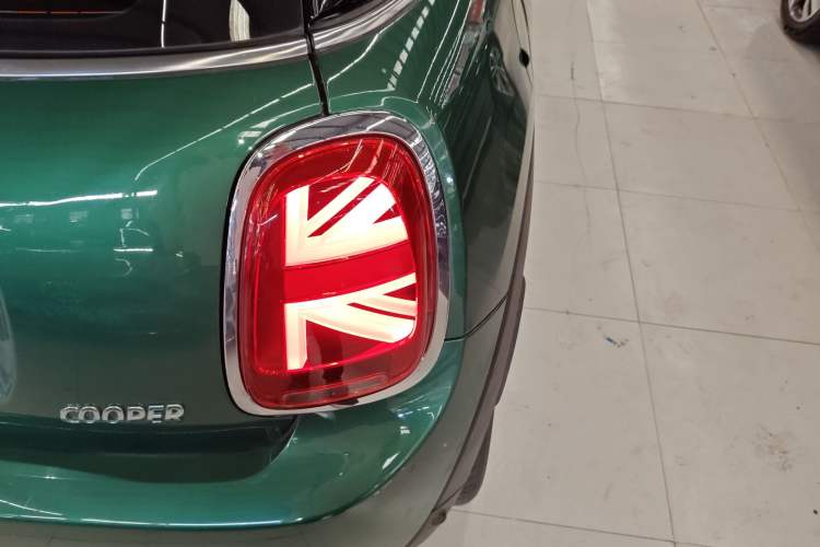 Used  MINI 2021 1.5T COOPER Classic Edition
